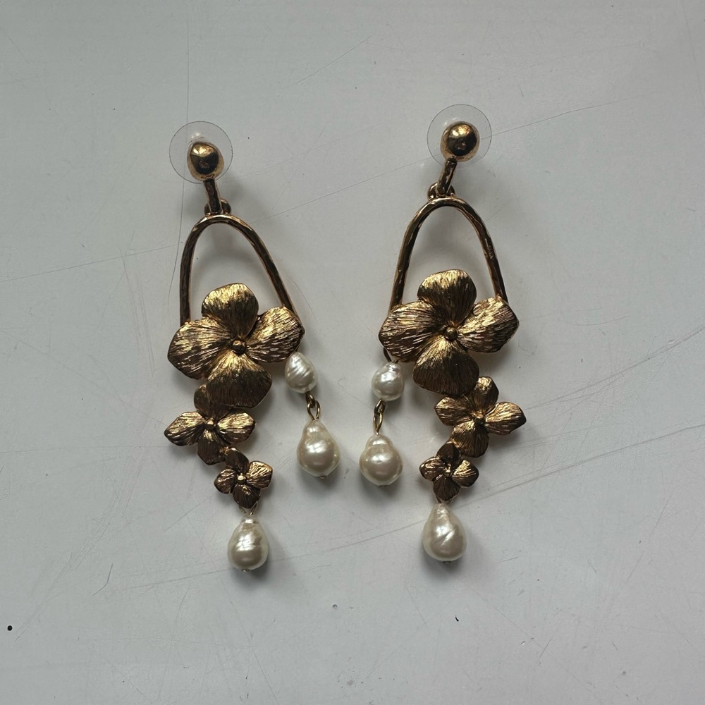 Oscar De La Renta gold floral hanging earrings